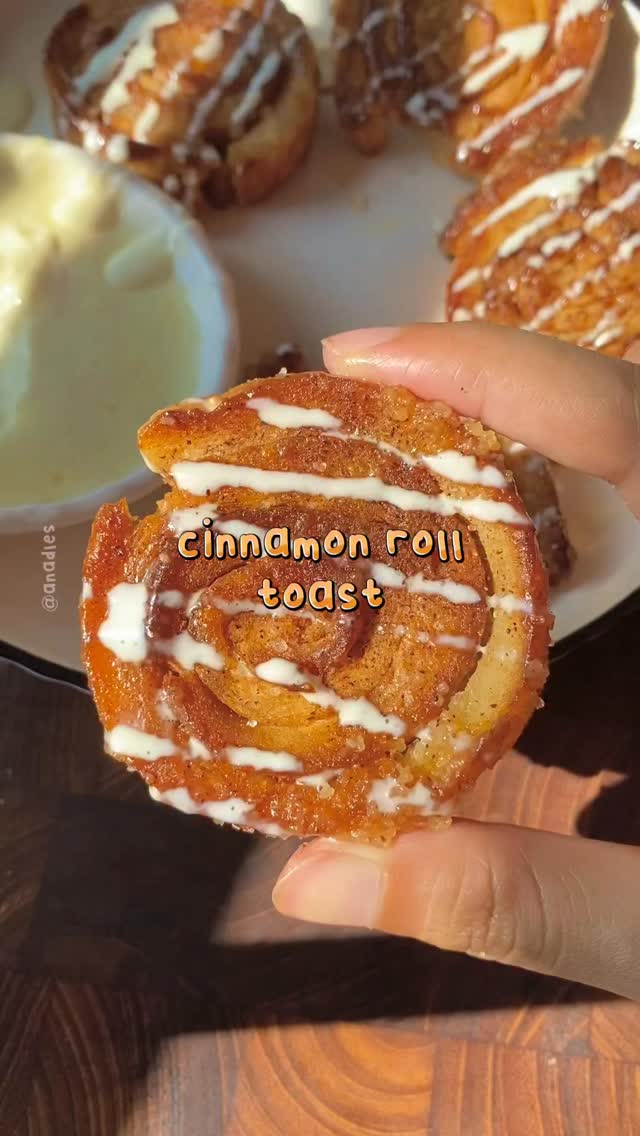 Caramelized Cinnamon Roll Toasts