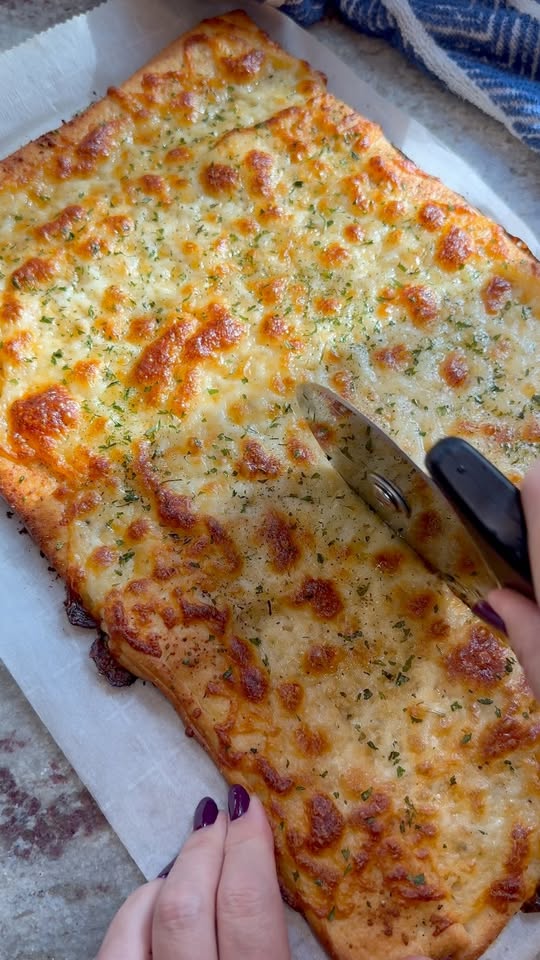 Easy Cheesy Garlic Bread