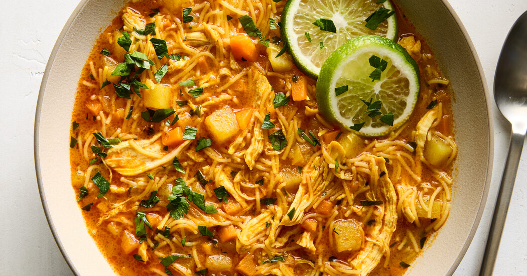 Chicken and Vermicelli Soup With Lime