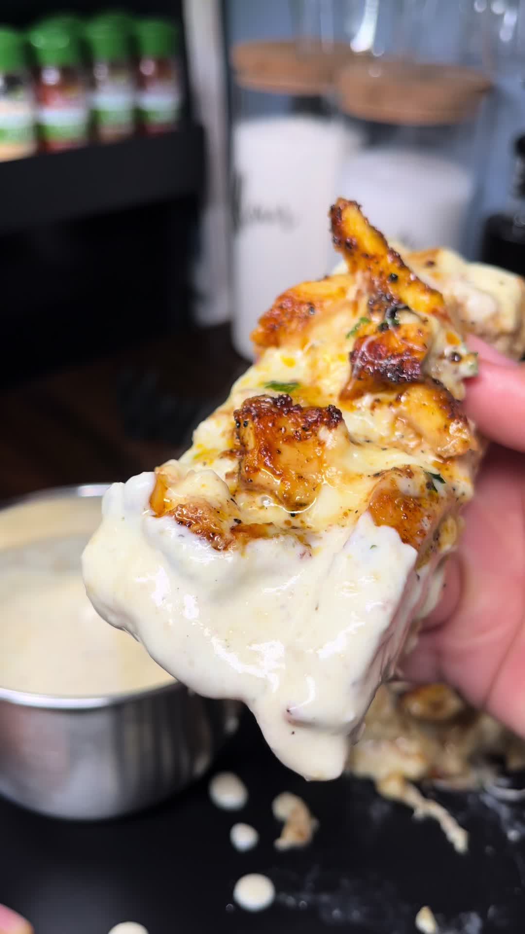 Viral Chicken Alfredo Garlic Bread