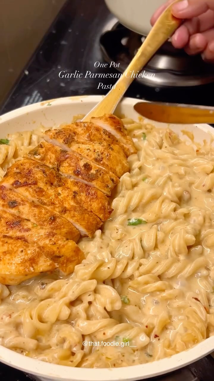Creamy Chicken Parmesan Alfredo Pasta