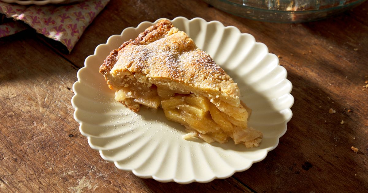 Apple Pie with Sour Cream Crust