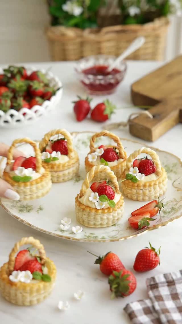Puff Pastry Fruit Basket