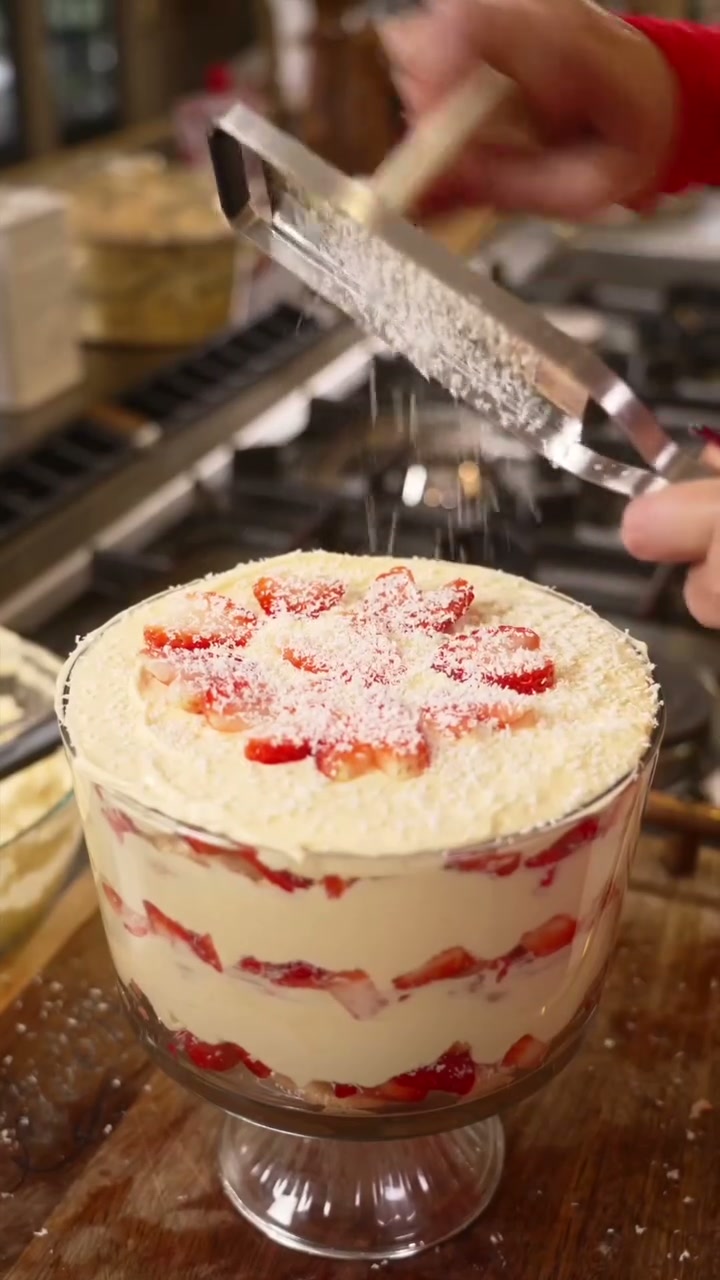 Spring Strawberry Tiramisu