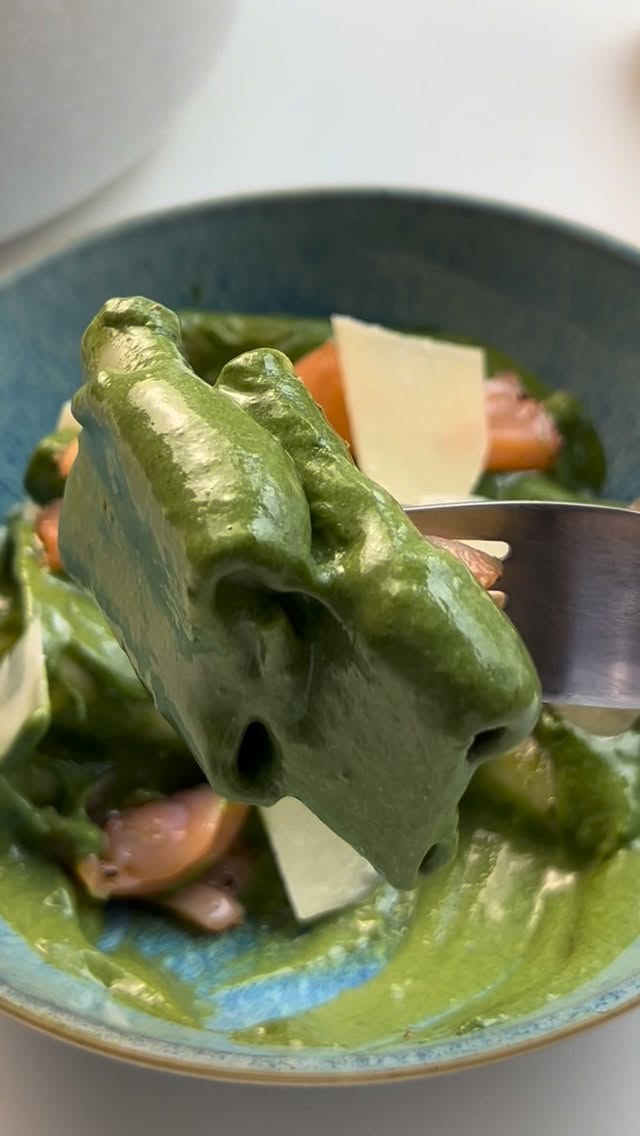 Creamy Pasta with Spinach, Basil, and Smoked Salmon