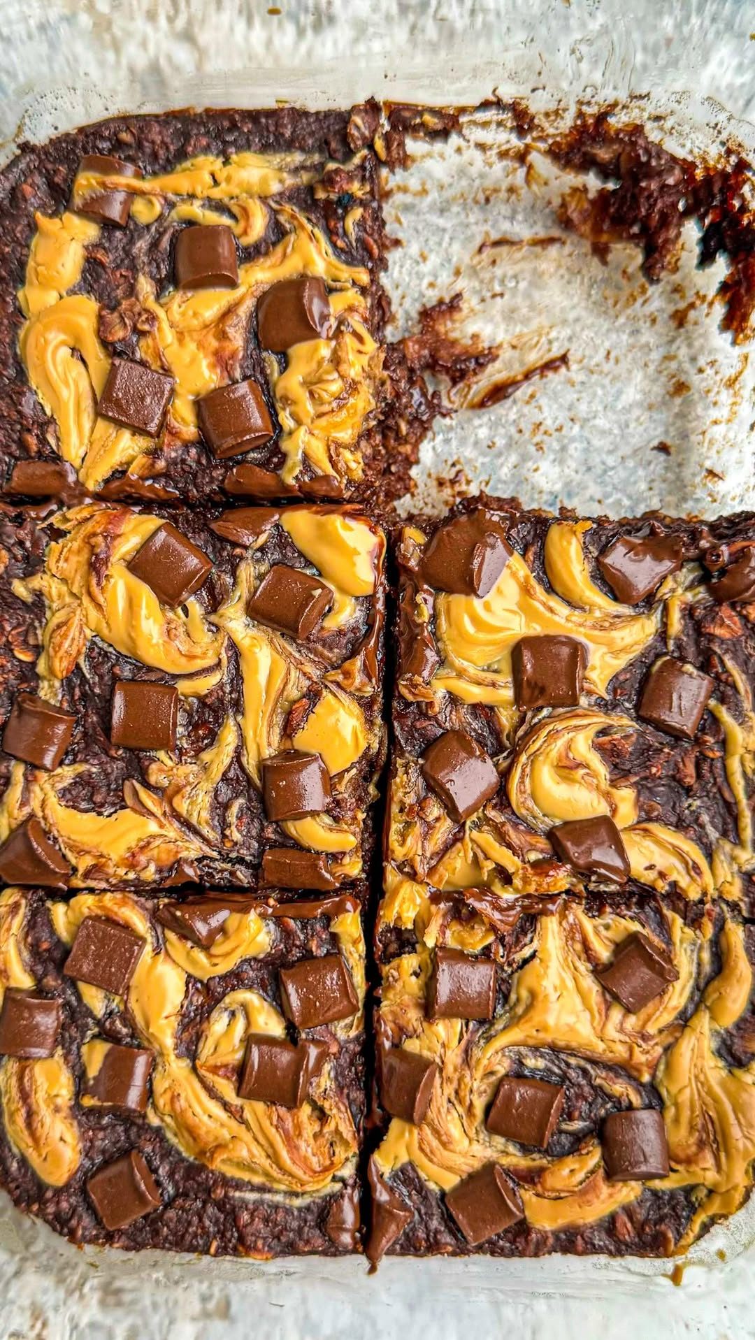 Healthy Banana and Oat Chocolate Breakfast Bars