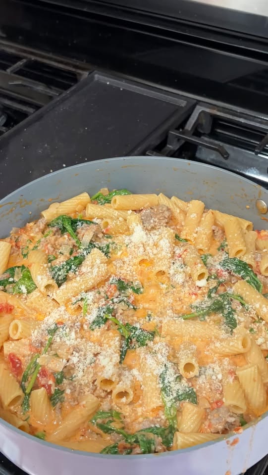 Creamy Sausage & Spinach Rigatoni