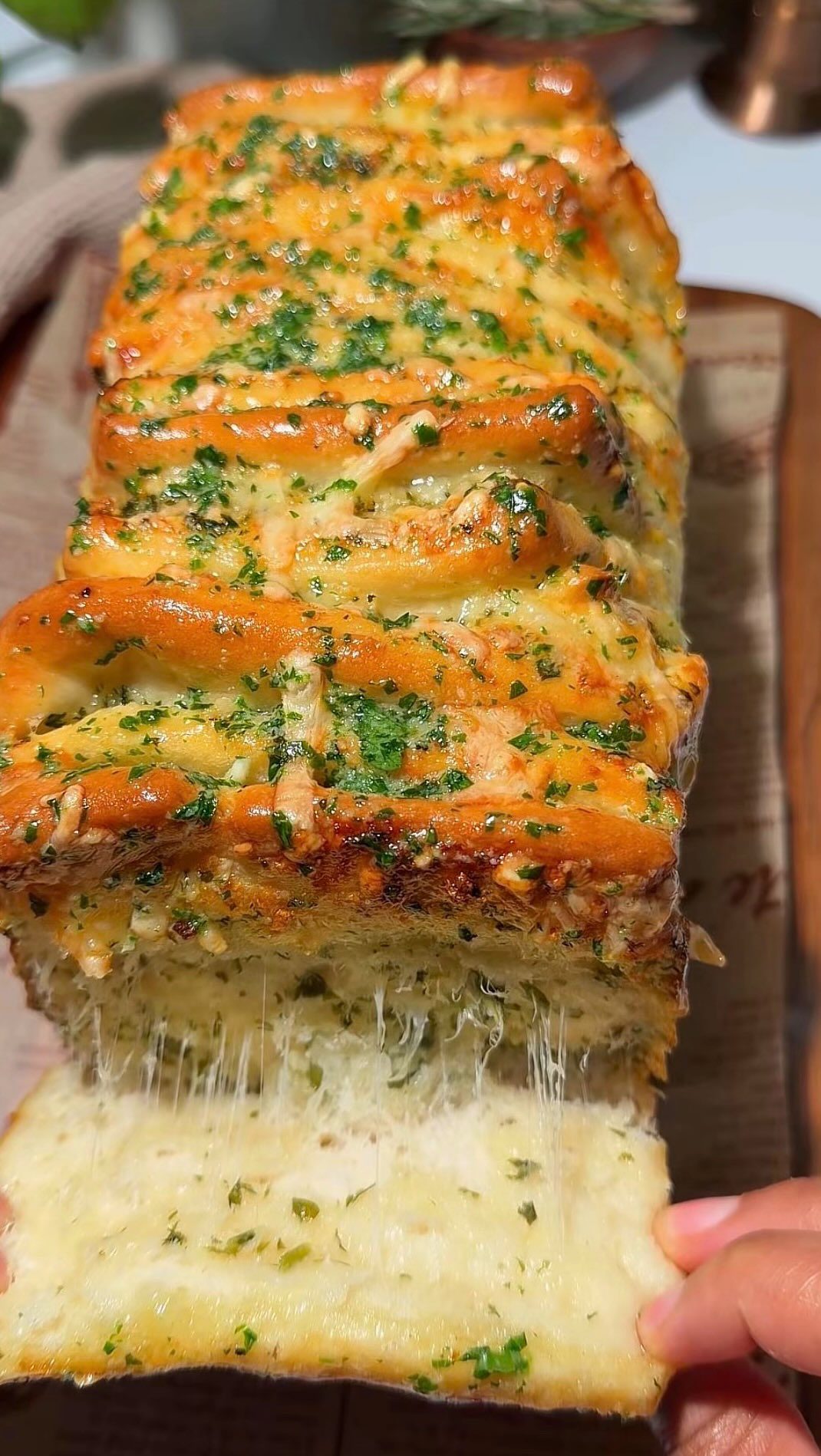 Cheesy Garlic Pull Apart Bread