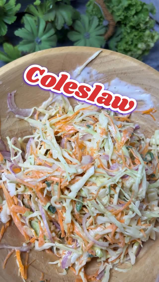 Classic Creamy Coleslaw