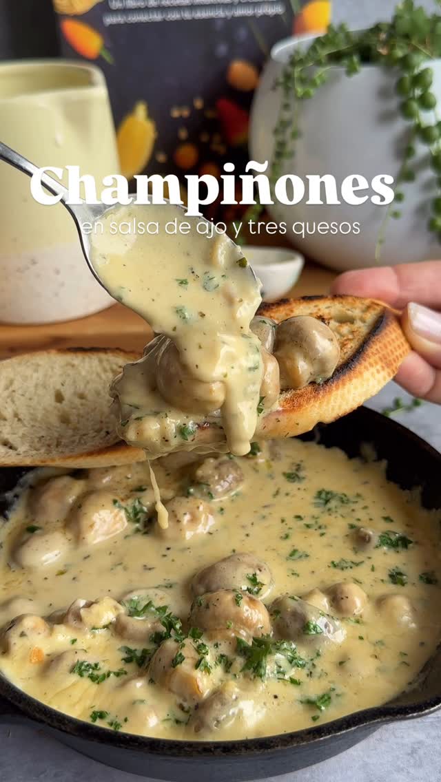 Mushrooms in Garlic and Three-Cheese Sauce
