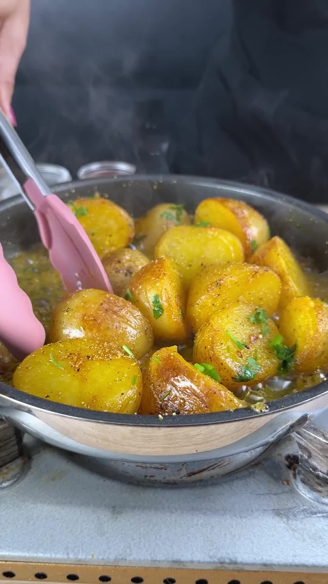 Garlic Butter Pan-Seared Small Potatoes