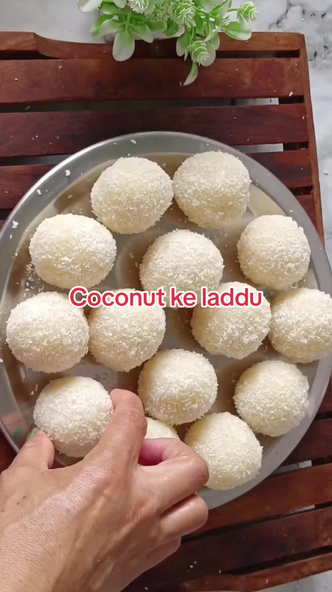 Coconut Ke Laddu