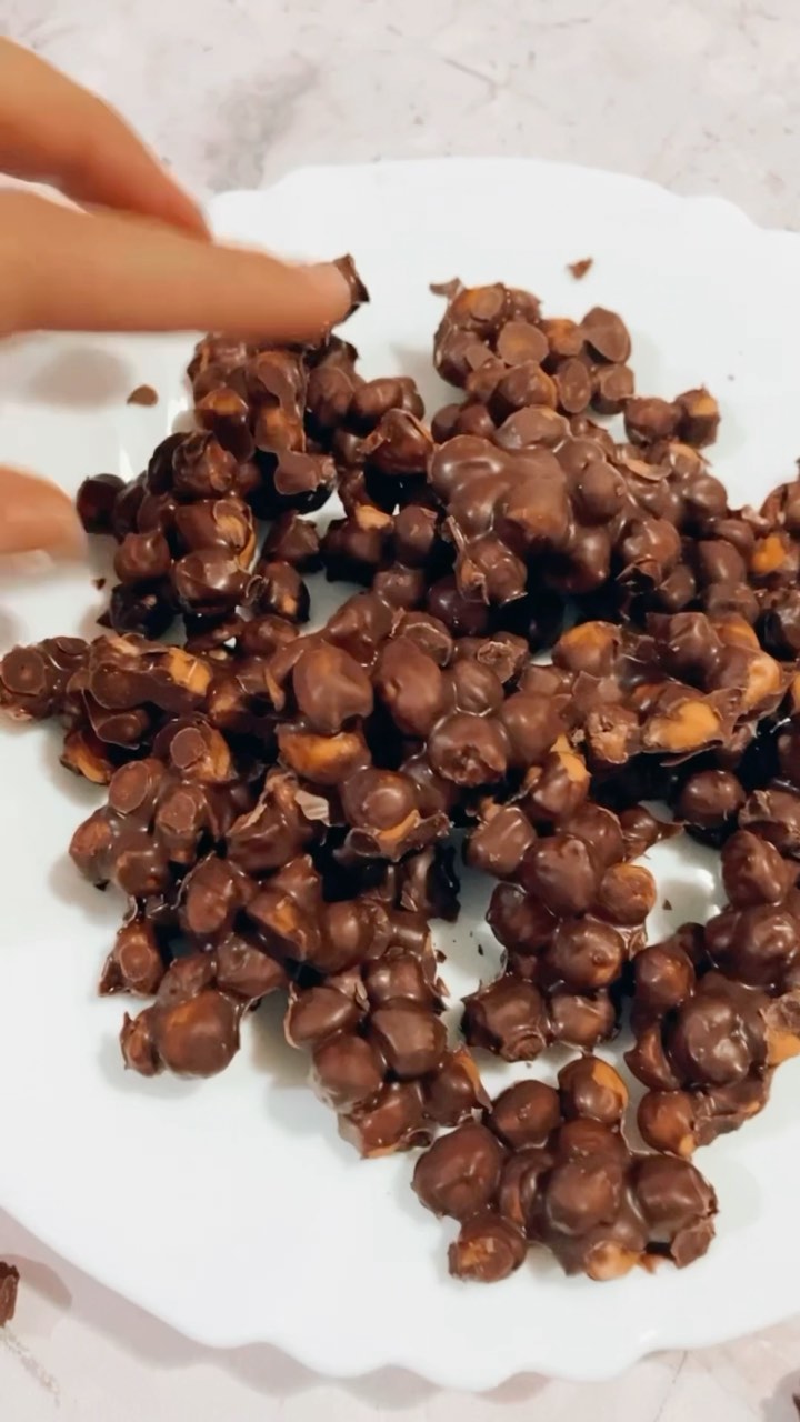 Crispy Chocolate Chickpeas