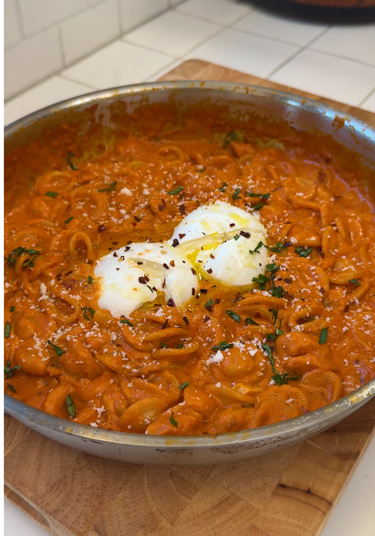 One-Pot Spicy Vodka Burrata Pasta