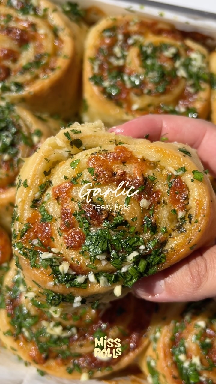Garlic Cheesy Rolls