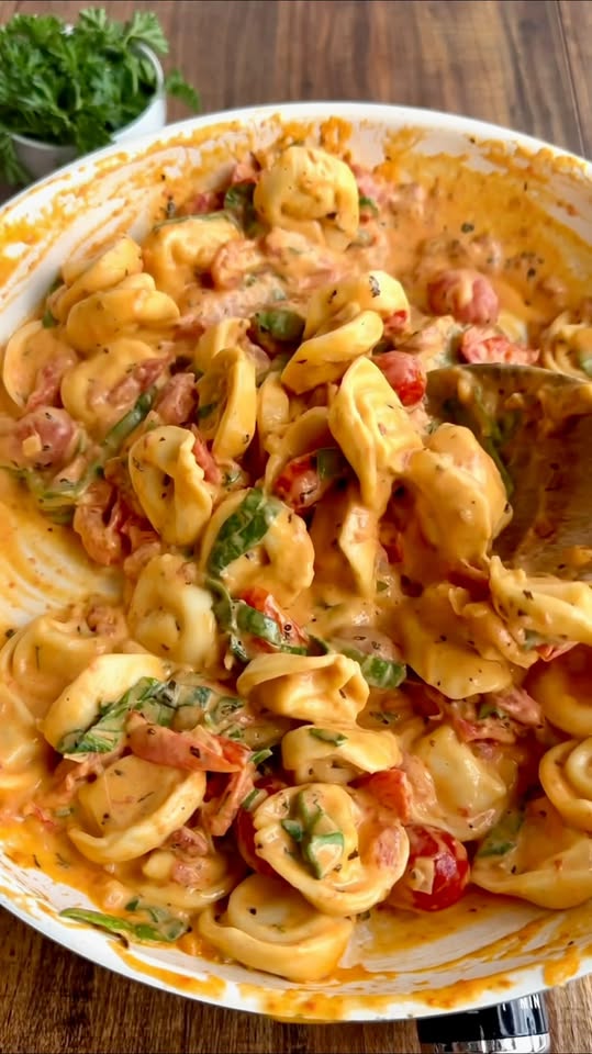 Creamy Tomato Tortellini
