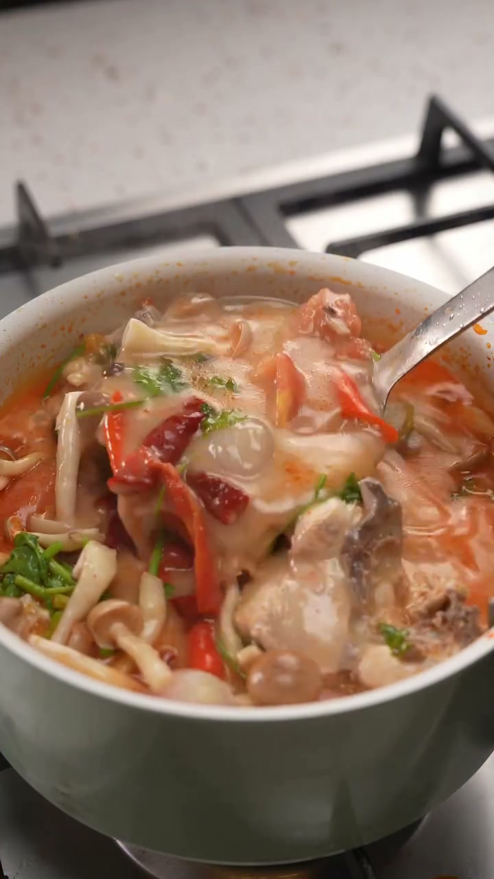 Tom Kha Gai (Thai Coconut Chicken Soup)