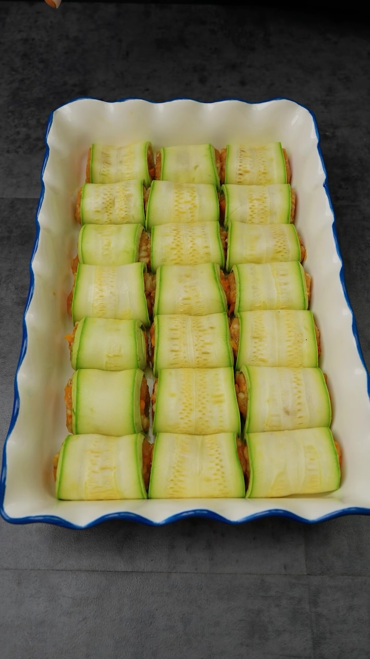 Stuffed Zucchini with Chicken and Rice