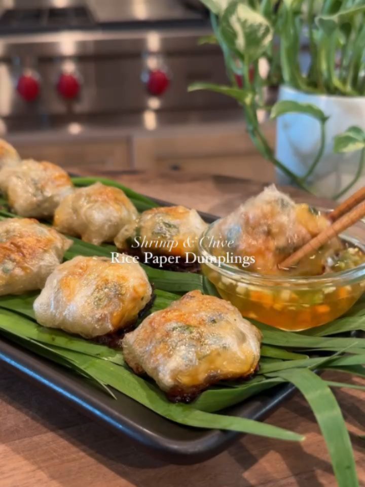 Healthy Shrimp and Chinese Chive Dumplings with Rice Paper