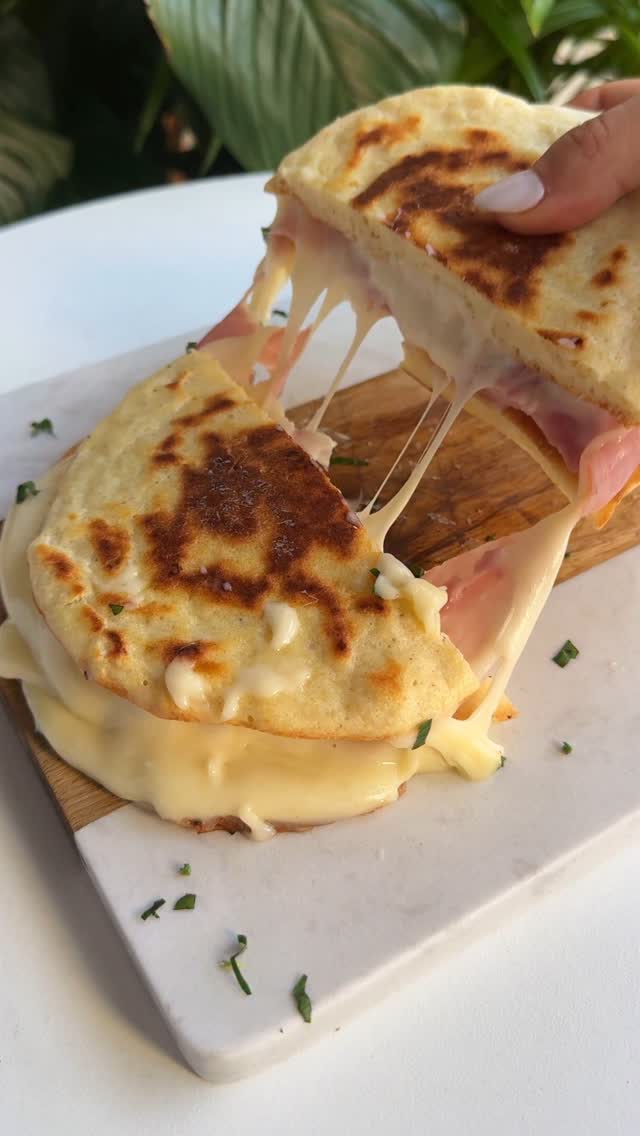 Flourless Cloud Bread Sandwich