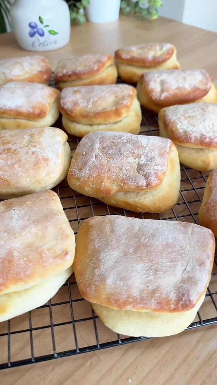 Pillowy Soft Sandwich Bread