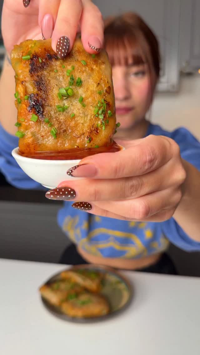 Crispy Chicken Rice Paper Rolls