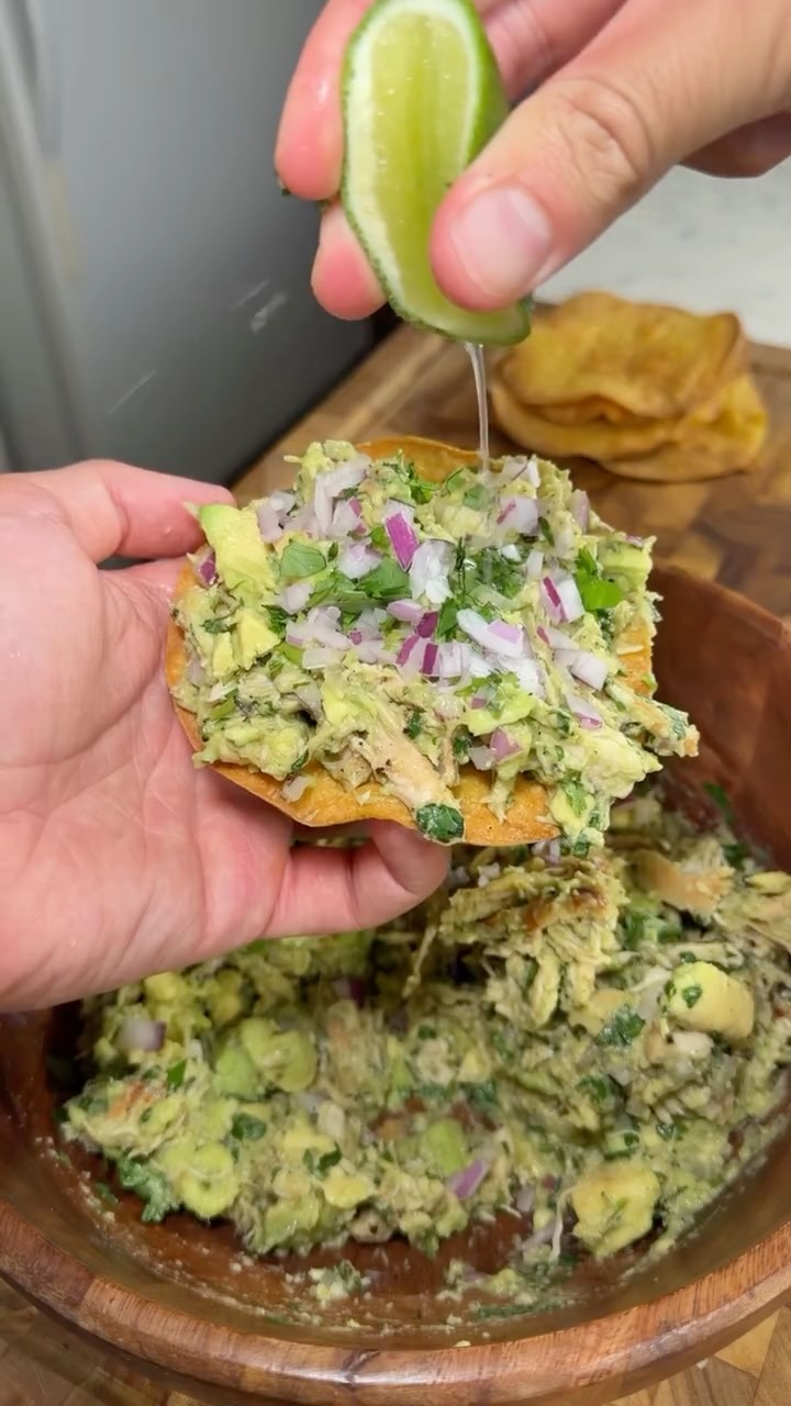 Low-Carb Chicken Salad with Guacamole