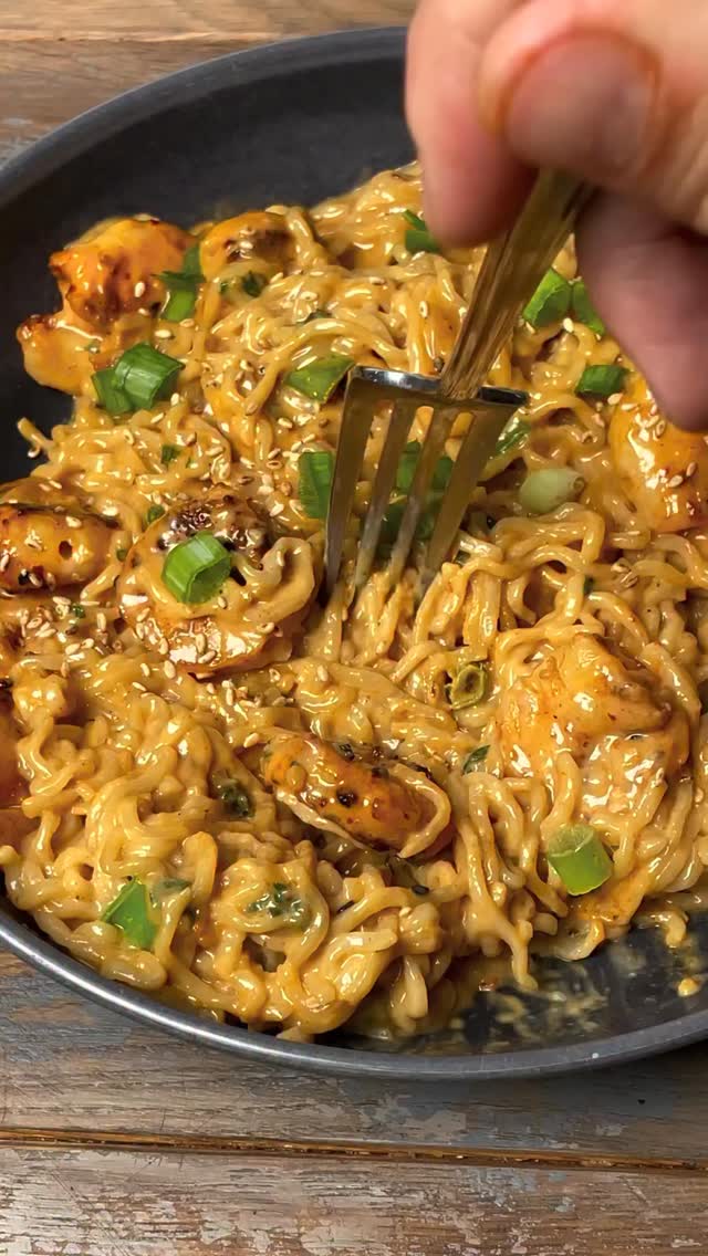 Creamy Spicy Garlic Noodles with Shrimp