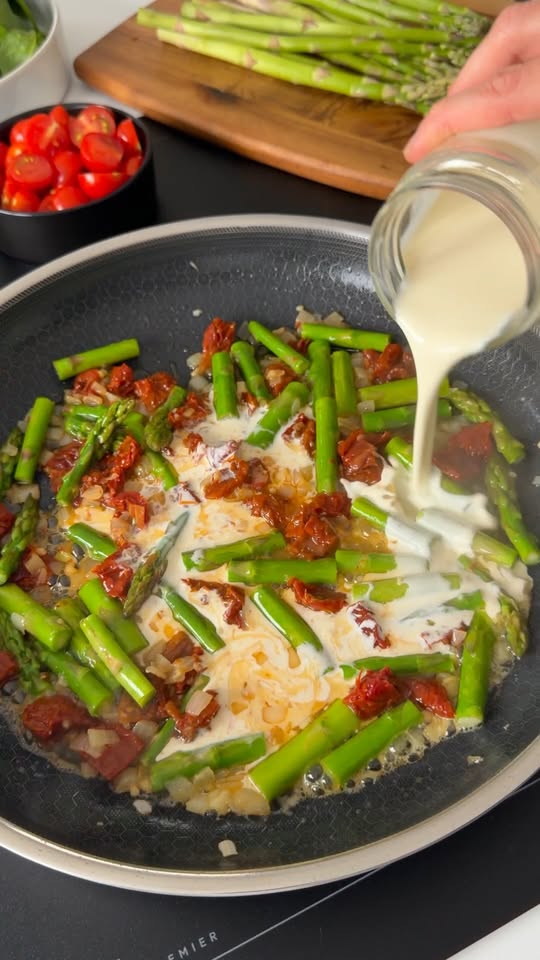 Creamy Salmon Skillet with Asparagus, Tomatoes & Spinach