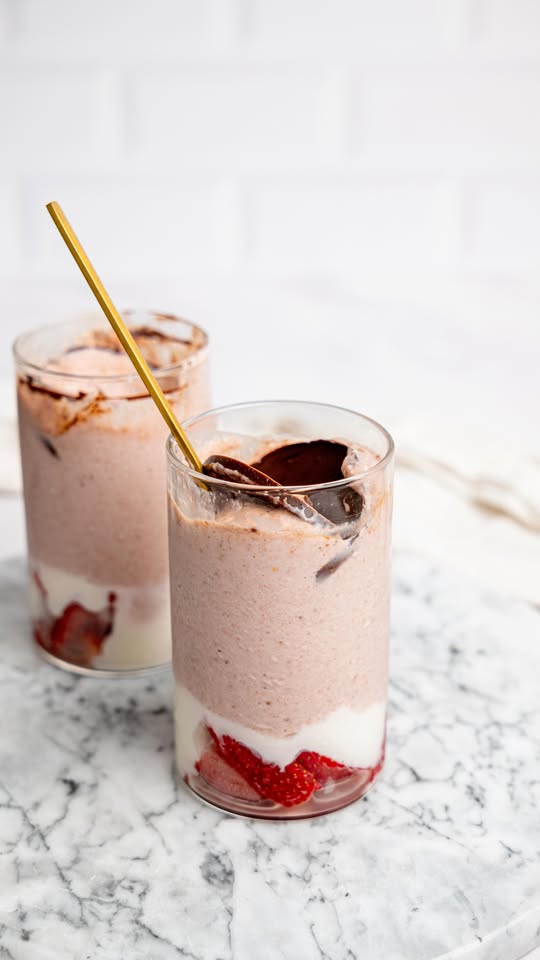 Blended Strawberry Overnight Oats