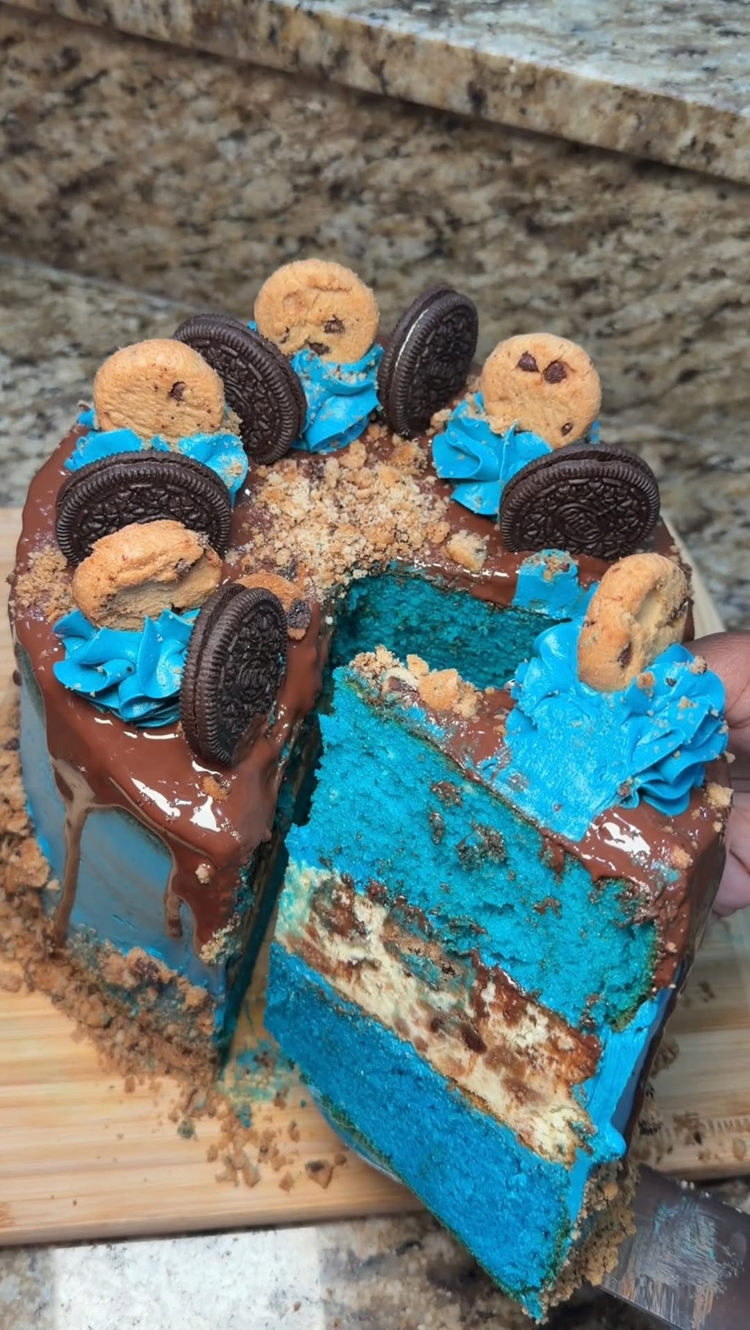 Cookie Monster Cheesecake Cake