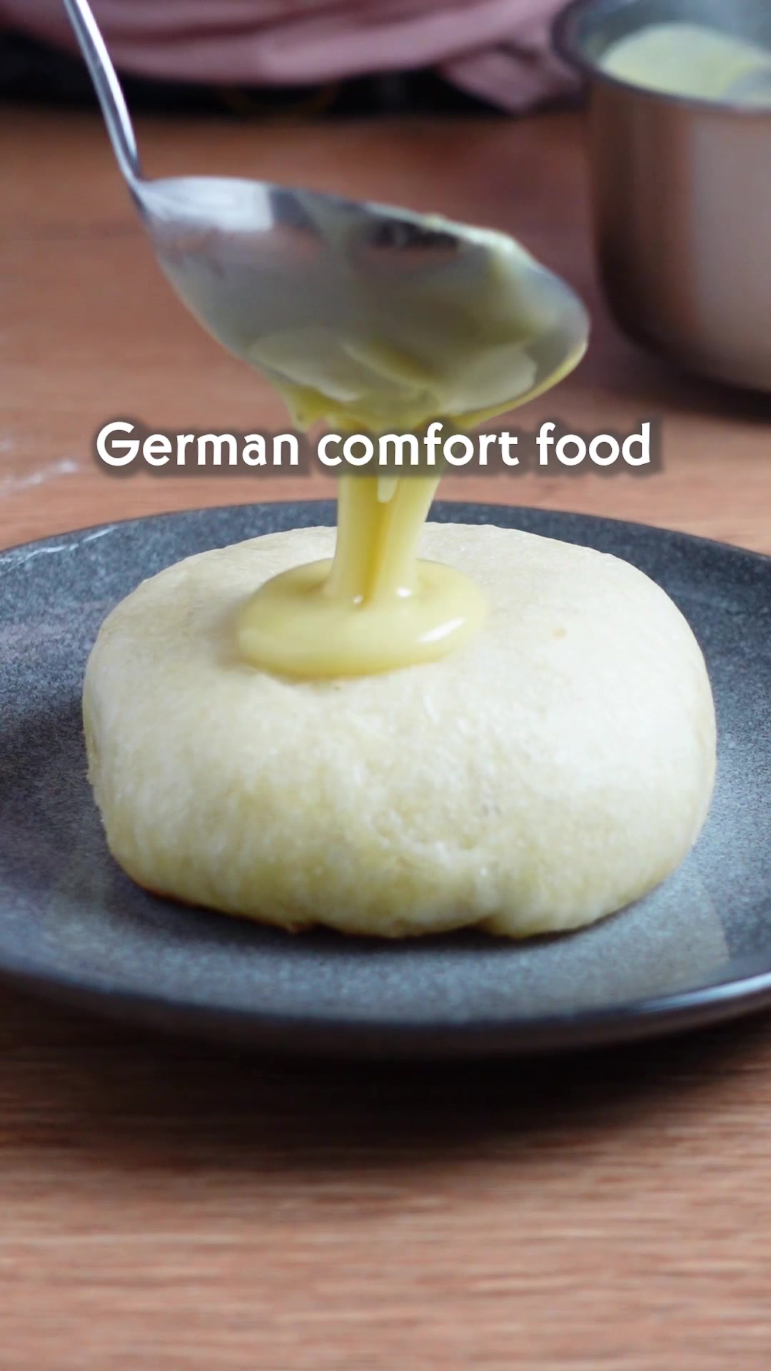 Vegan Dampfnudeln with Vanilla Sauce