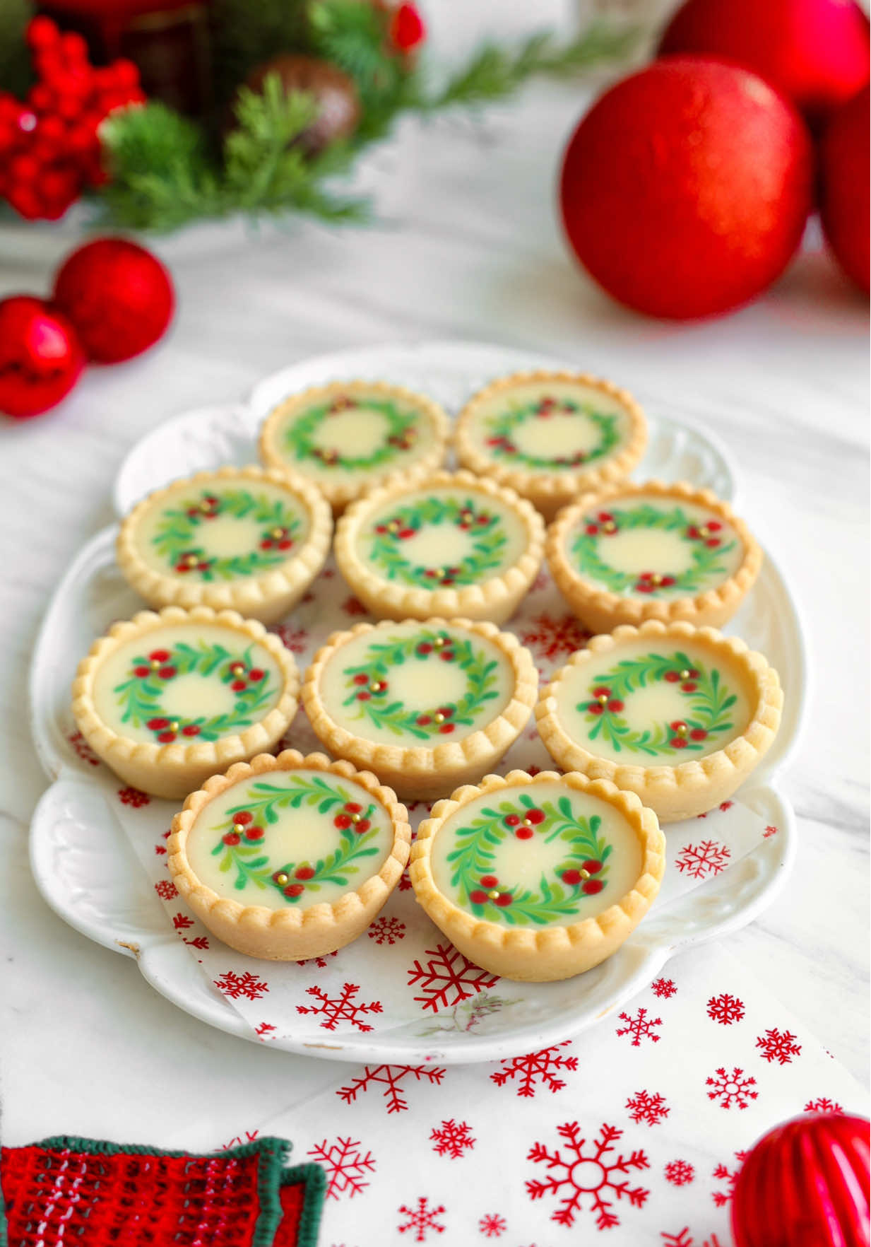 Christmas Mini Tartlets with White Chocolate Ganache
