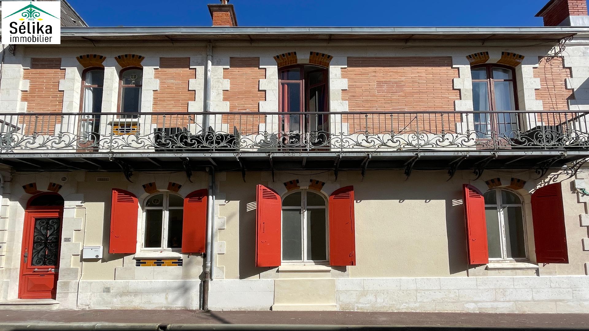 Plein centre ! Très vaste t2 !