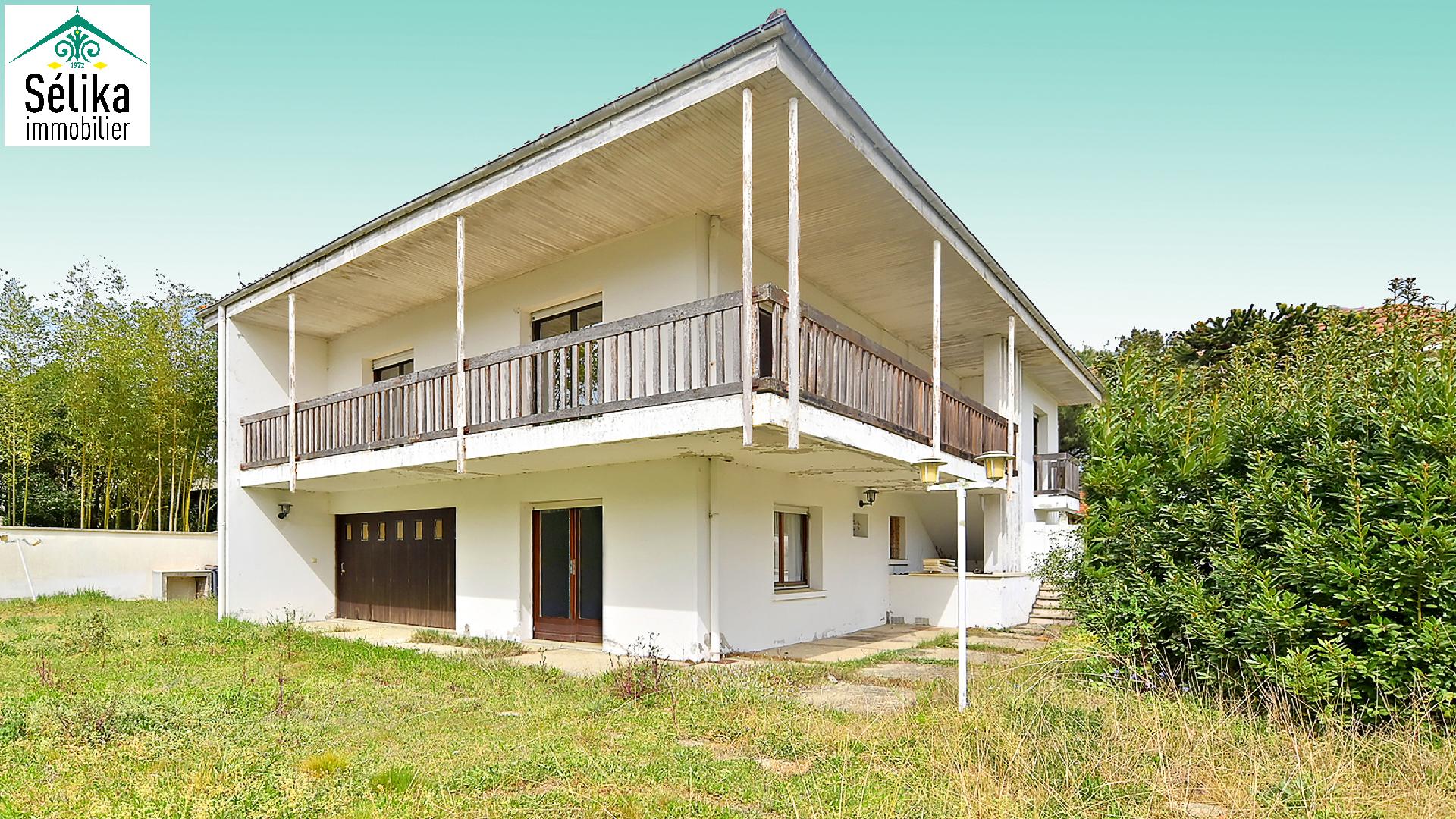 Vaste villa sur vaste terrain  !!! VENDU