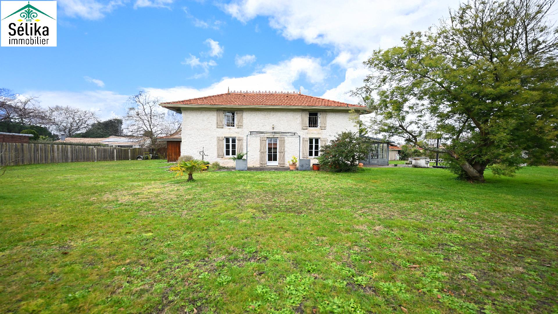 Maison de Maître sur parc !!!