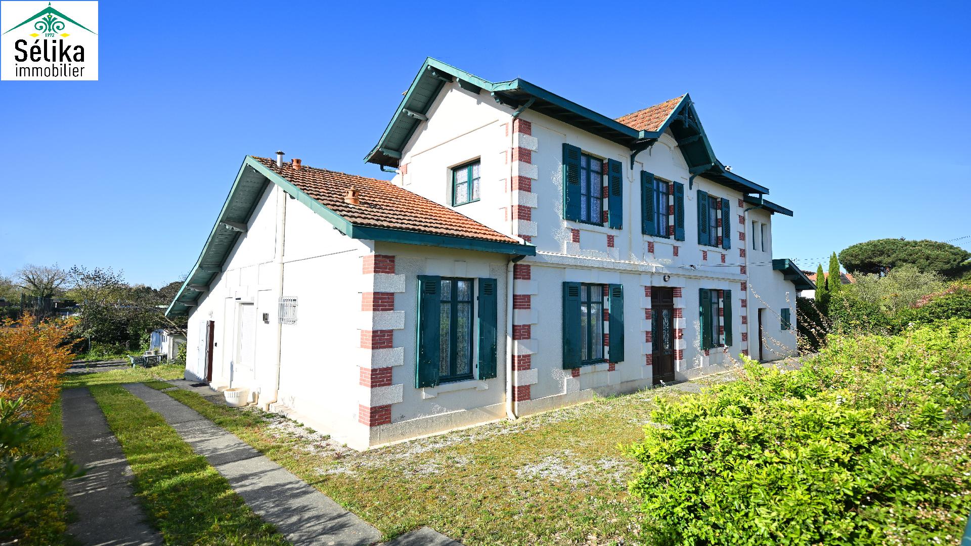 Villa historique proche de tout !