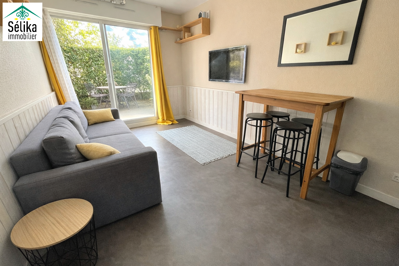 Studio cabine état neuf avec terrasse !