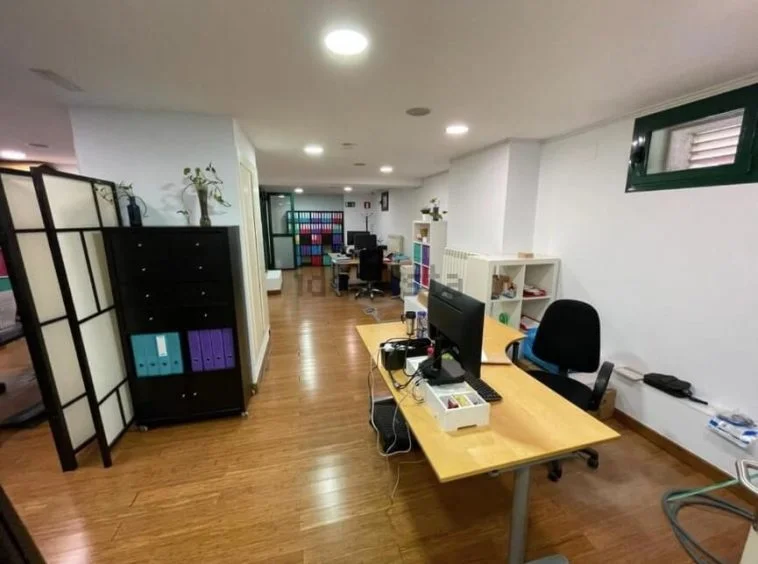 Calle Luis de Hoyos Sainz (Oficinas)