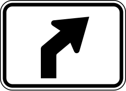 Advance right turn arrow plaque for 45-degree angle turns