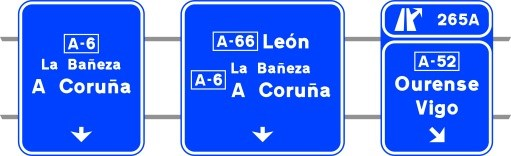 Imagen de la pregunta: En una autovía ves estos carteles. ¿Qué te indica el cartel central?