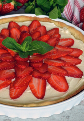 Tarte s bílou čokoládou  a jahodami