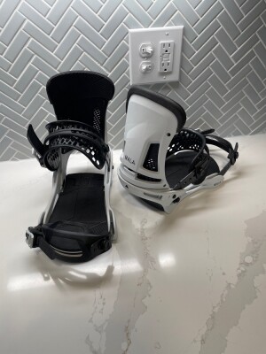 Burton Malavita Bindings (M) - Snowboard Bindings | SENDY