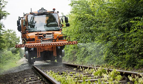 csm_Unimog_Eisenbahnschienen