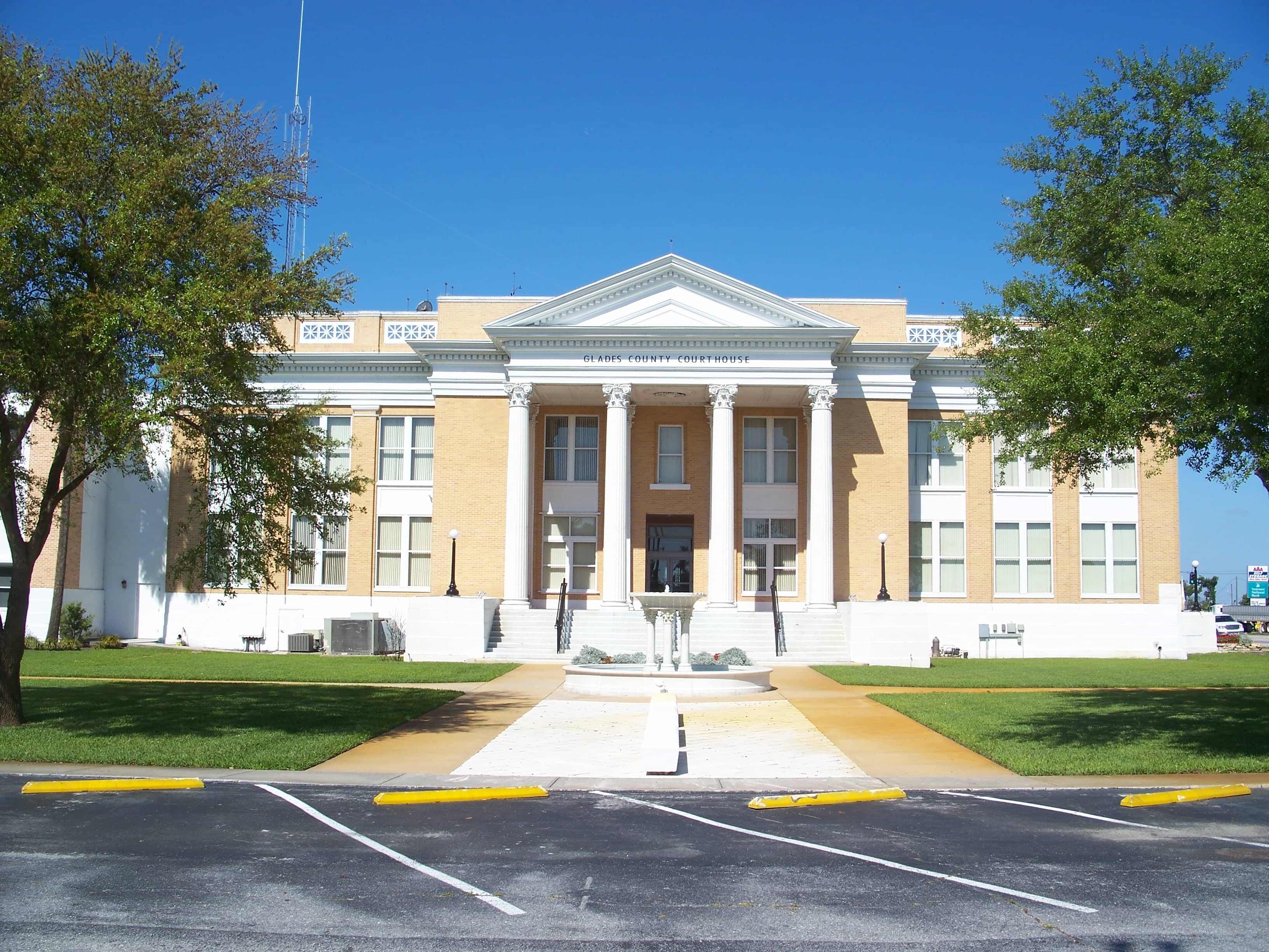 Image of County Court of Glades County