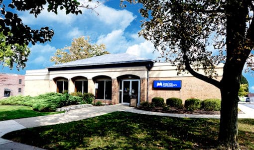 Image of Geauga County Public Library - Chardon Branch