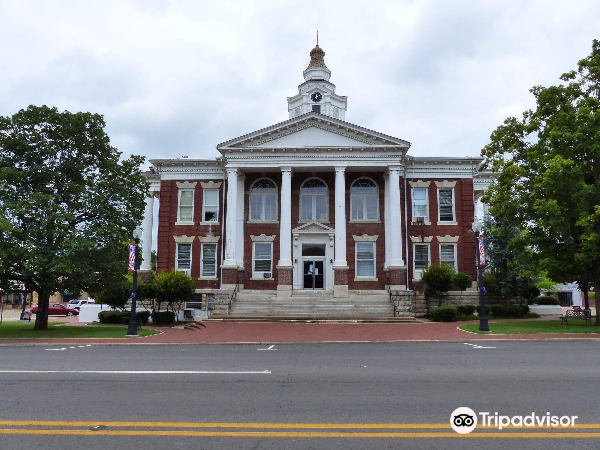 Image of Logan County Circuit Clerk's Office - Paris