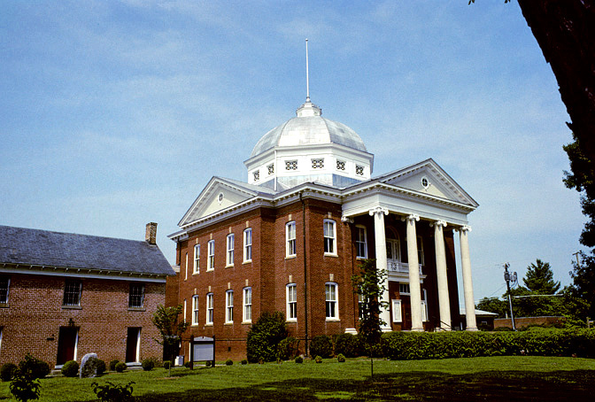 Image of Louisa County court