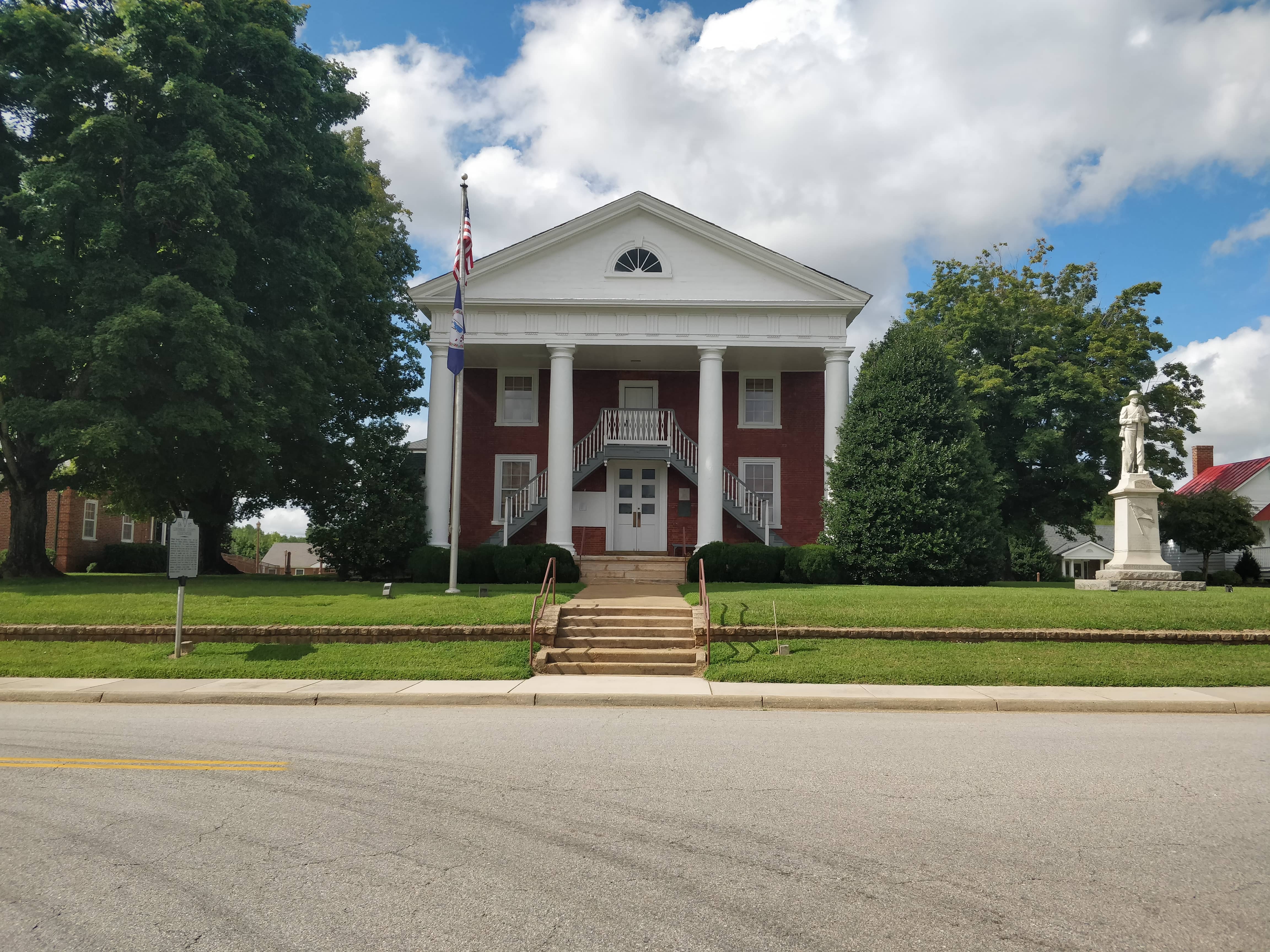 Image of Lunenburg County court