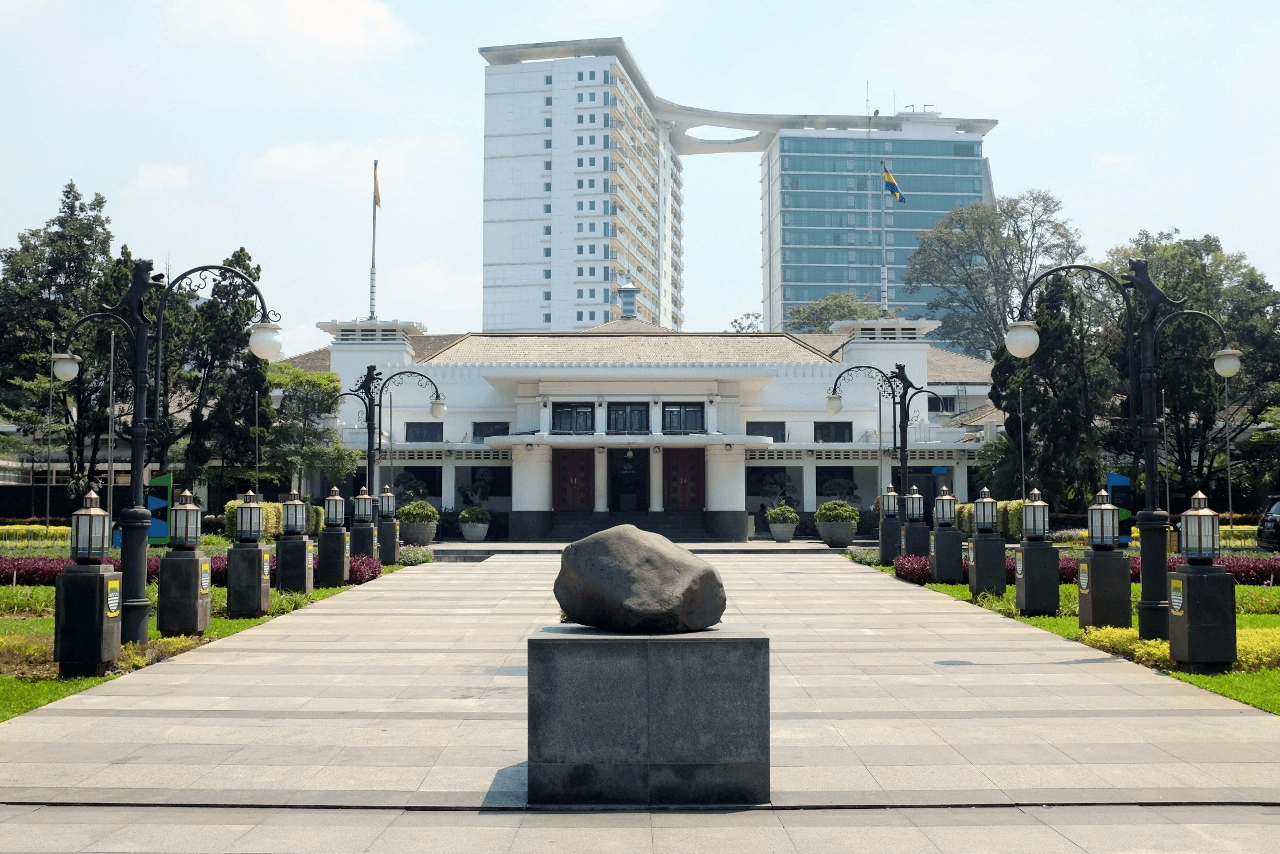 Mengenal Sejarah Balai Kota Bandung dan Keindahannya